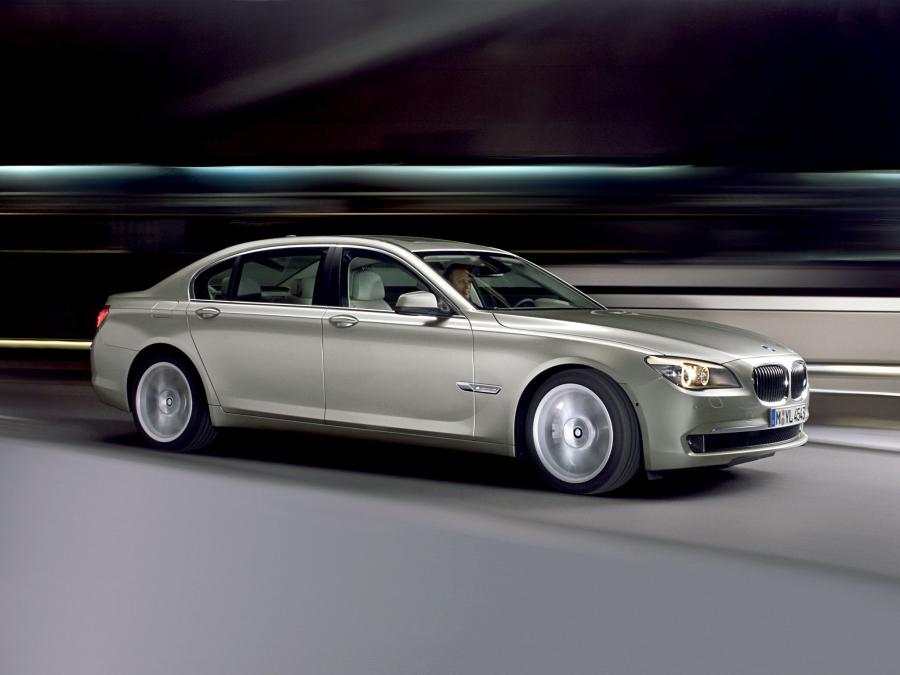  BMW 750Li 2008 года  (фото 10 из 16)